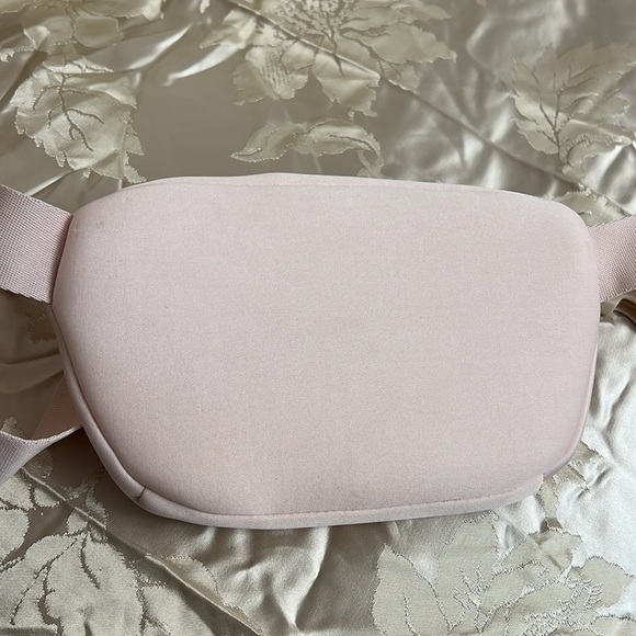 REEBOK FANNY PACK PINK SUPER CUTE - Picture 10 of 14